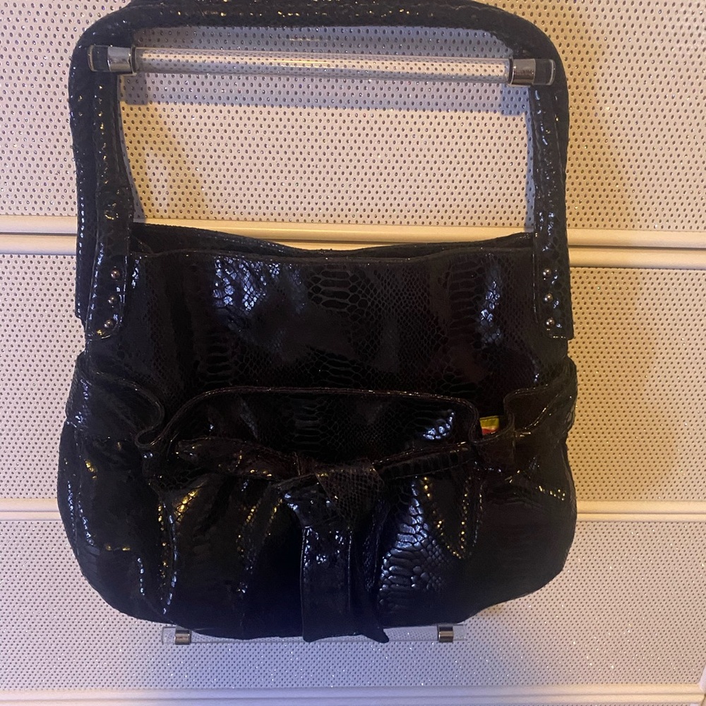 Black patent looking snake skin Perina shoulder bag, beautiful details🖤